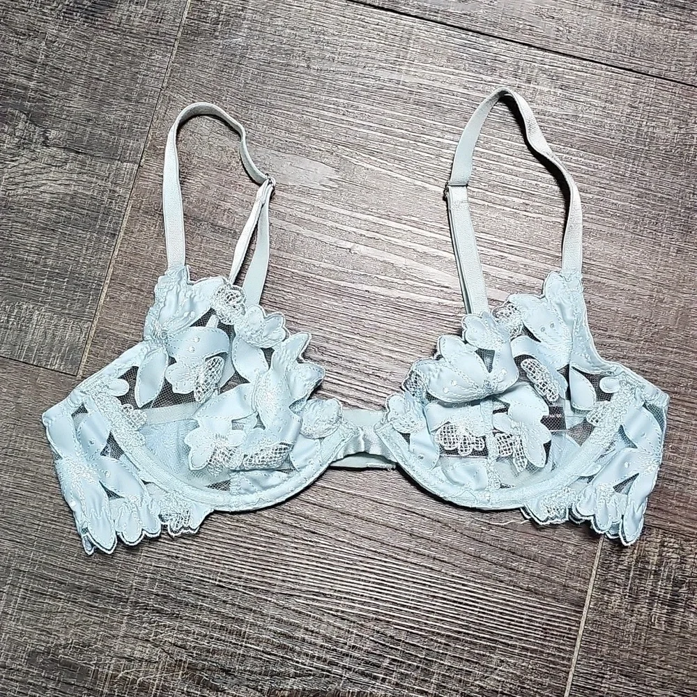 Lace Floral Underwire Bra & Thong Set - Light Blue